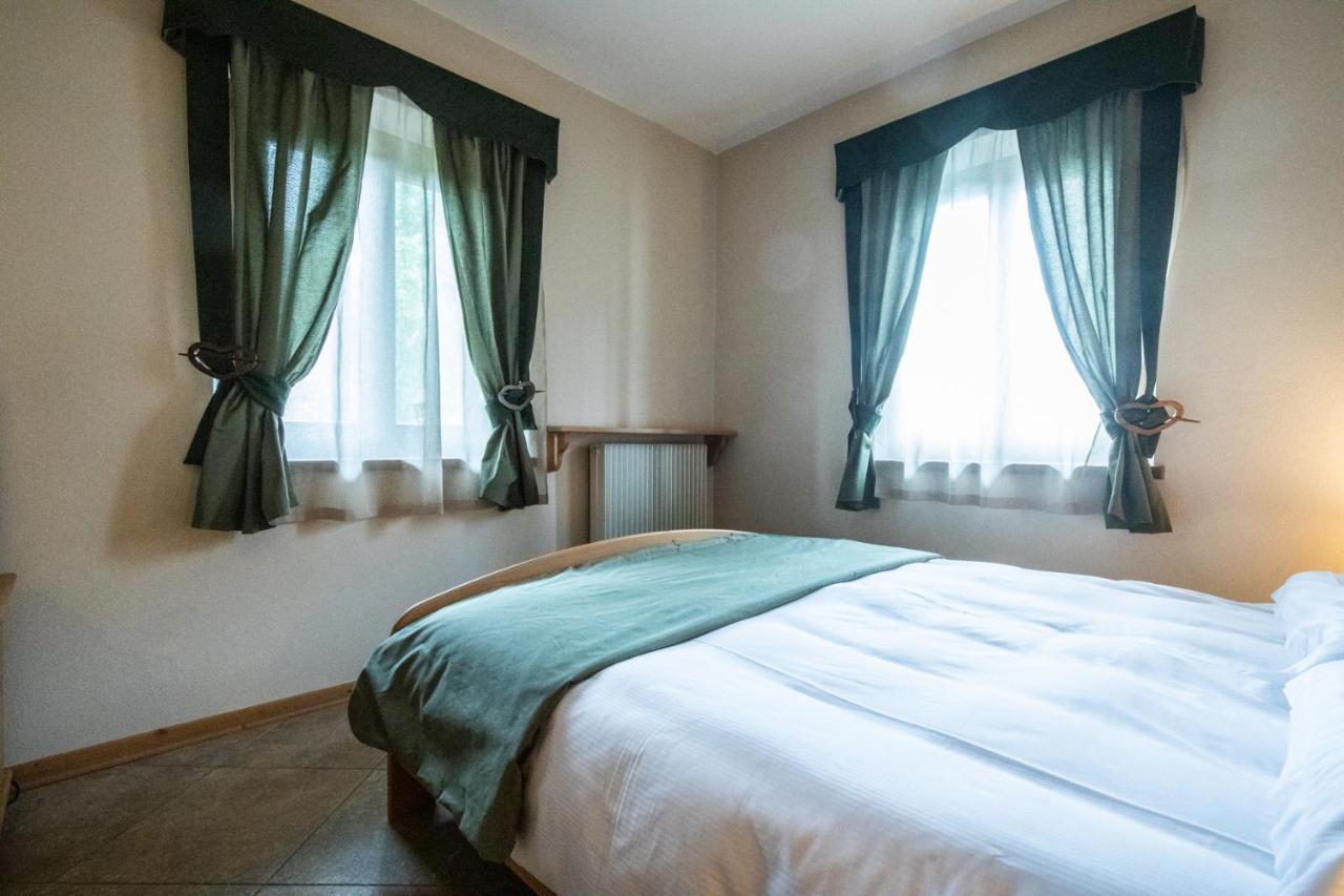 Marangon Apartments Sutrio Bagian luar foto